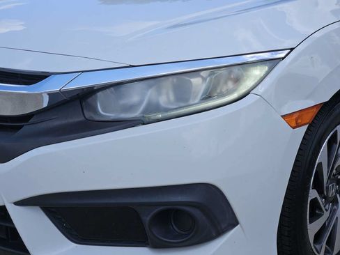 Used 2018 Honda Civic EX image 8