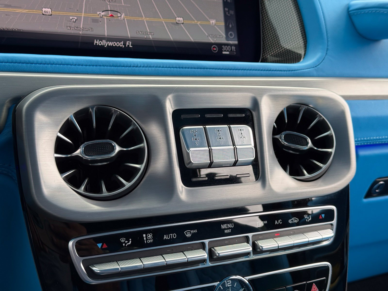 Used 2023 Mercedes-Benz G 550 image 29