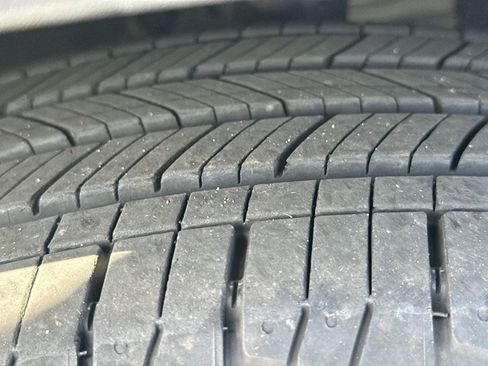 Certified 2024 GMC Terrain SLE w/ Driver Convenience Package image 12