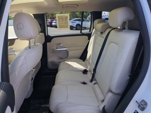 Used 2023 Mercedes-Benz GLB 250 image 25
