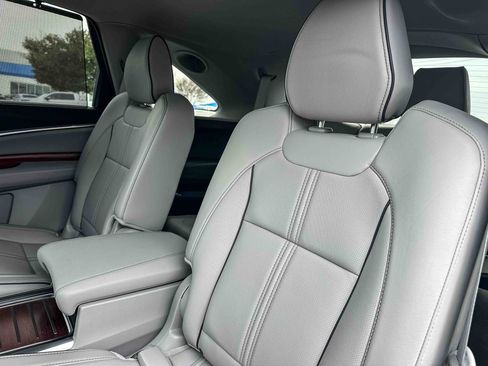 Used 2017 Acura MDX FWD w/ Advance Package image 19