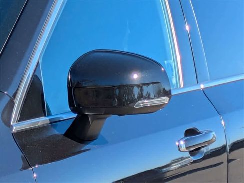 Used 2016 Volvo XC90 T6 Momentum w/ Momentum Plus Package image 11