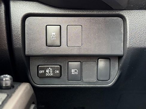 Used 2021 Toyota Tacoma SR image 18