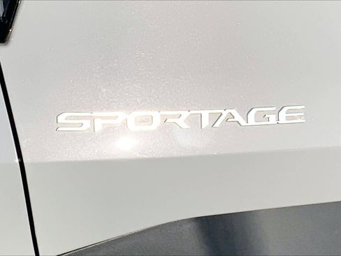 Certified 2026 Kia Sportage EX image 9
