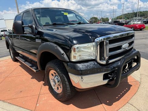 Used 2005 Ford F250 4x4 Crew Cab Super Duty image 3