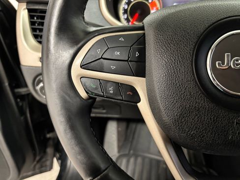 Used 2018 Jeep Cherokee Limited image 21