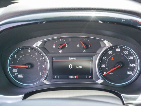Used 2023 Chevrolet Traverse LT FWD image 21