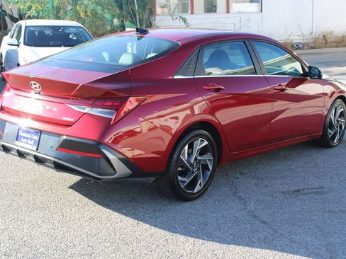 Used 2024 Hyundai Elantra Limited FWD image 4