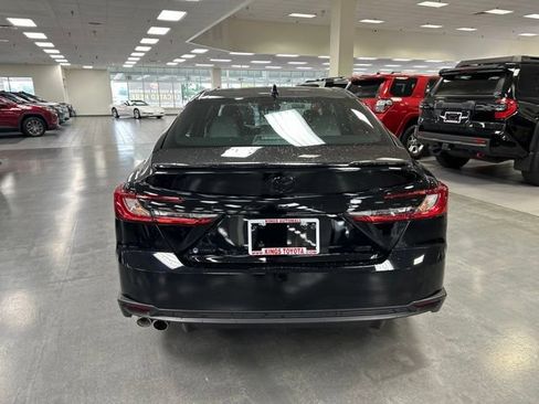 Used 2025 Toyota Camry SE w/ Convenience Package AWD/4WD image 6
