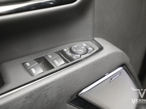 Used 2025 GMC Sierra 2500 AT4X AWD/4WD image 18