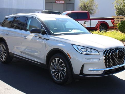 Certified 2023 Lincoln Corsair Reserve w/ Rear Removable Package Tray FWD image 8