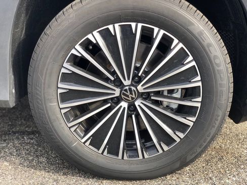 New 2026 Volkswagen Tiguan S AWD/4WD image 9