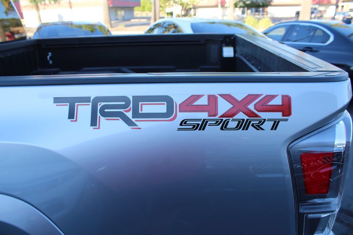 Used 2021 Toyota Tacoma TRD Sport w/ Technology Package AWD/4WD image 16