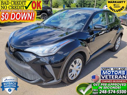 Used 2020 Toyota C-HR LE image 1