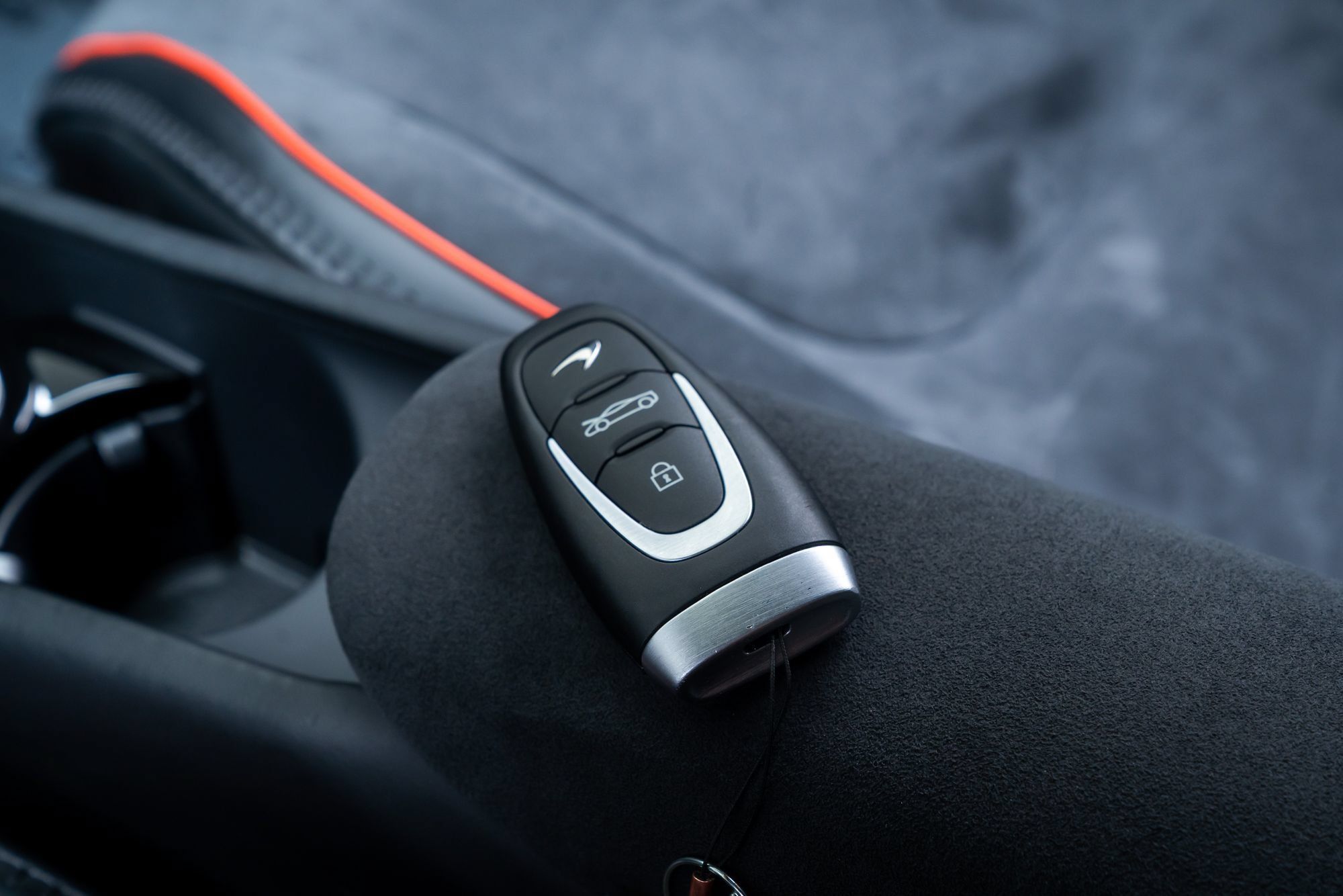 Used 2024 McLaren Artura RWD image 22