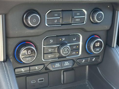 Used 2021 Chevrolet Tahoe LT AWD/4WD image 12