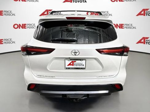 Certified 2024 Toyota Highlander Limited AWD/4WD image 7