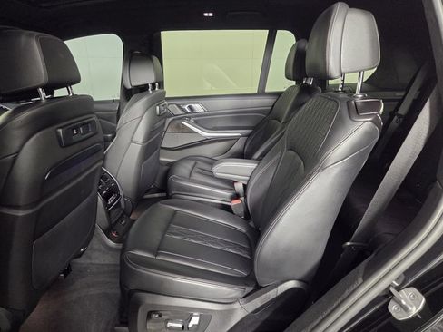 Used 2021 BMW X7 xDrive40i w/ M Sport Package AWD/4WD image 22