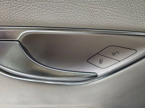 Certified 2019 Mercedes-Benz E 300 image 6
