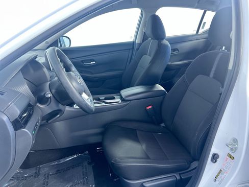 Used 2024 Nissan Sentra SV FWD image 12