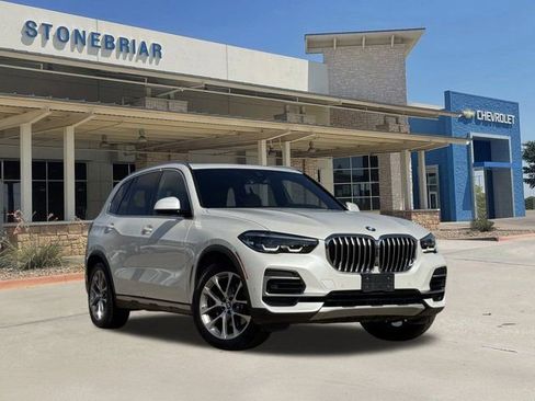 Used 2023 BMW X5 sDrive40i w/ Premium Package image 2