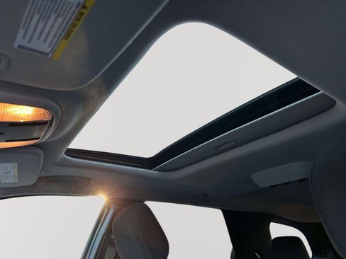 Used 2022 Dodge Durango SXT image 8