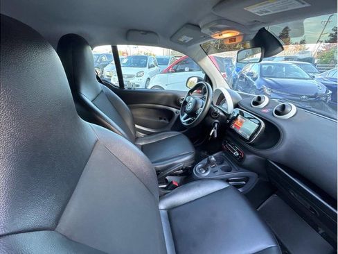 Used 2016 smart fortwo pure image 5