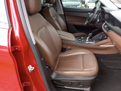Used 2018 Alfa Romeo Stelvio AWD image 15