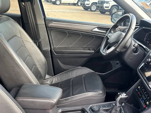 Used 2022 Volkswagen Tiguan SEL R-Line AWD/4WD image 30