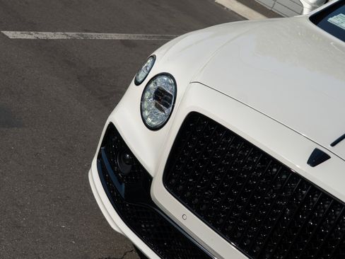 Used 2024 Bentley Flying Spur V8 image 15