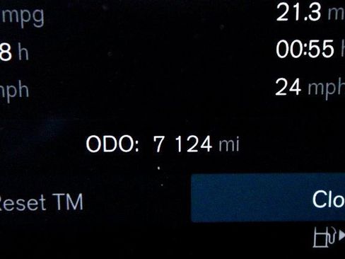 Used 2025 Volvo XC90 B6 Ultra w/ Protection Package image 5