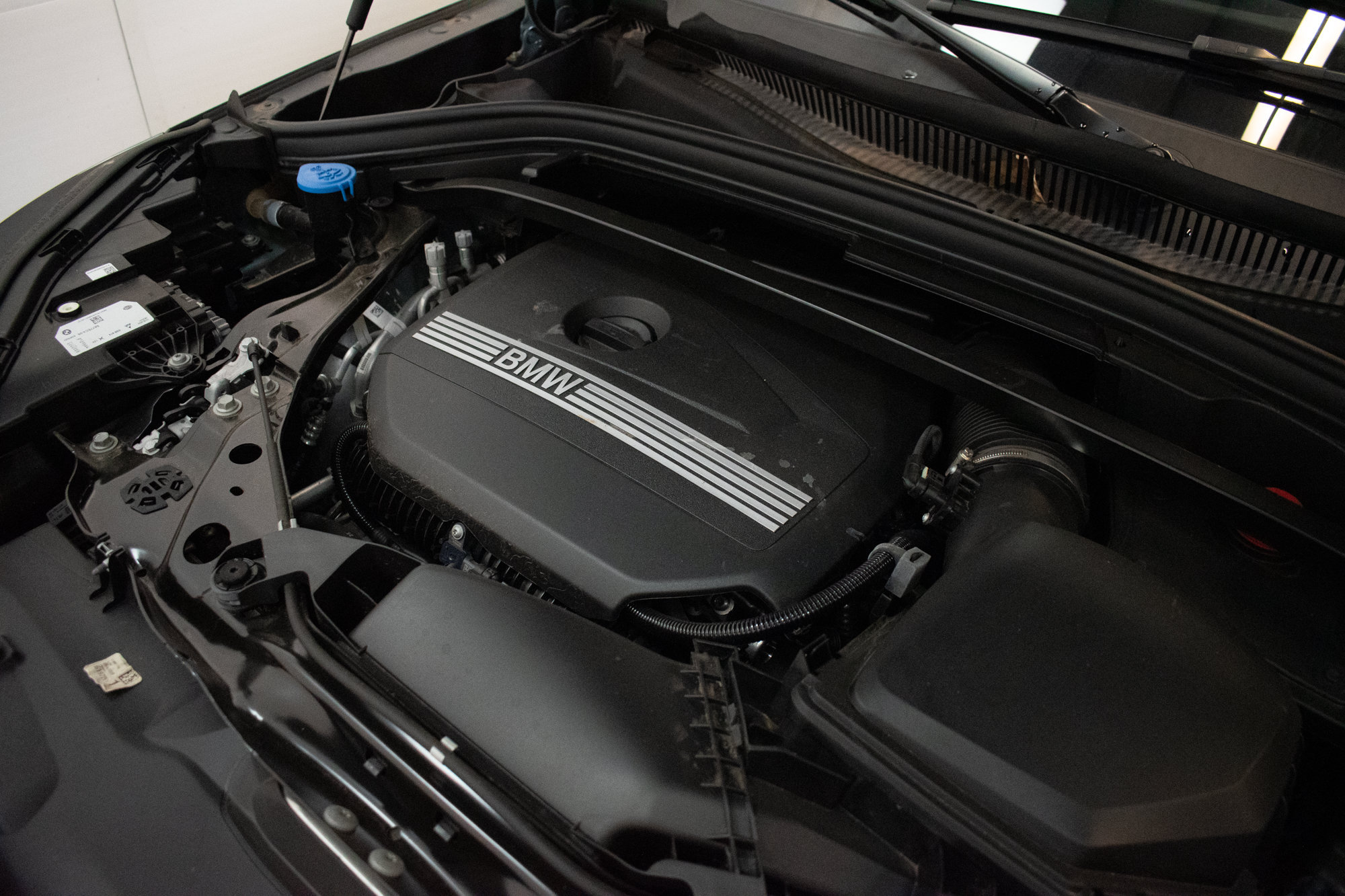Used 2025 BMW X2 xDrive28i AWD/4WD image 10