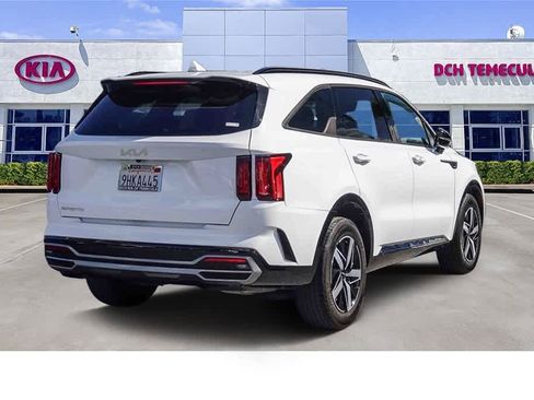 Certified 2023 Kia Sorento S w/ Panoramic Sunroof Package image 4