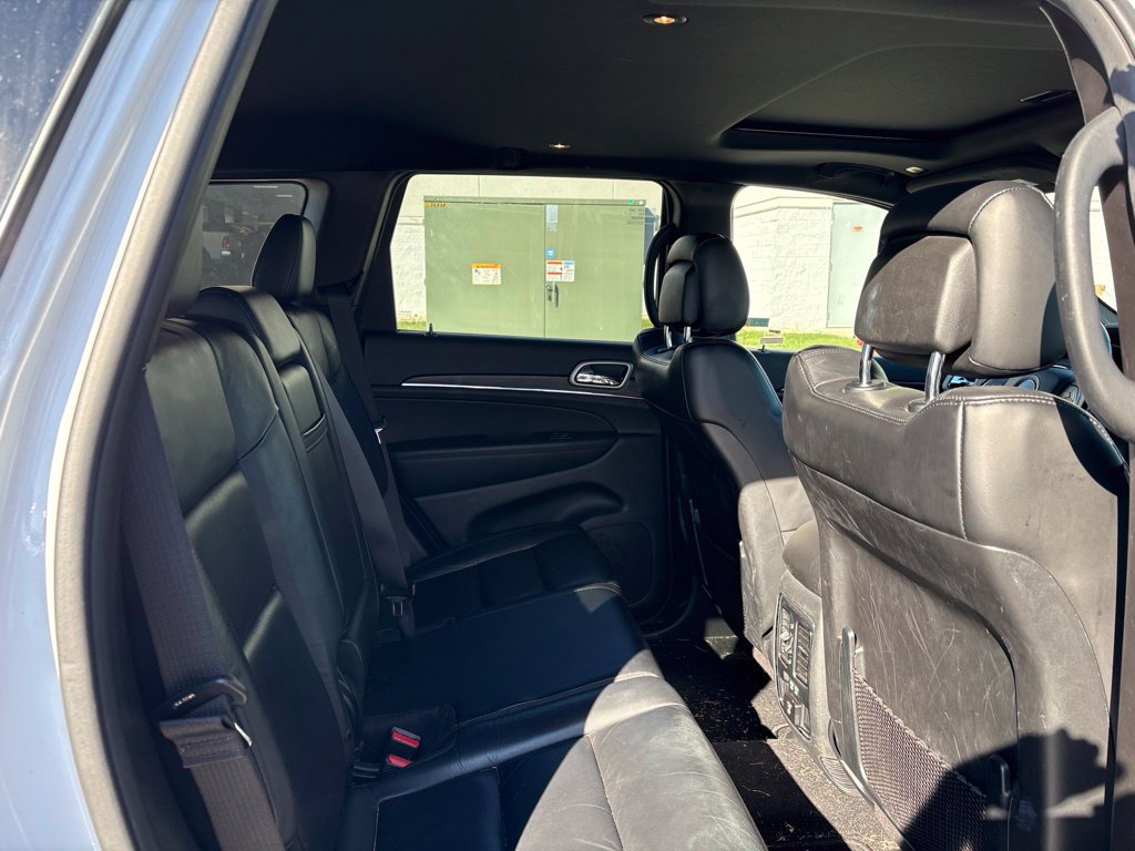Used 2020 Jeep Grand Cherokee Limited AWD/4WD image 23