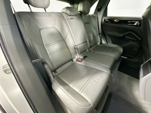 Certified 2019 Porsche Cayenne image 27