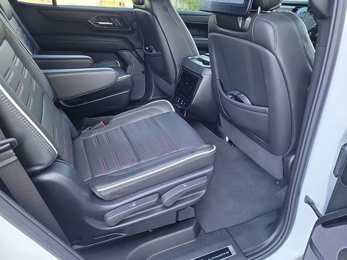 Used 2025 GMC Yukon AT4 Ultimate image 14