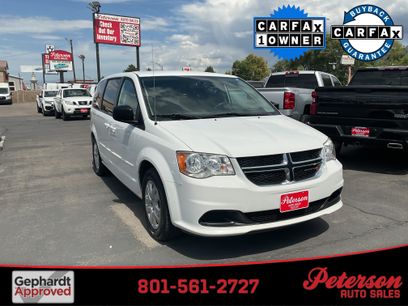 Used 2017 Dodge Grand Caravan SE w/ UConnect Hands-Free Group