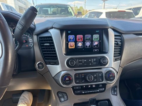 Used 2017 GMC Yukon XL SLT w/ Open Road Package image 2