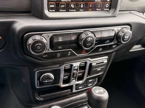 Used 2023 Jeep Wrangler Unlimited Sahara AWD/4WD image 23