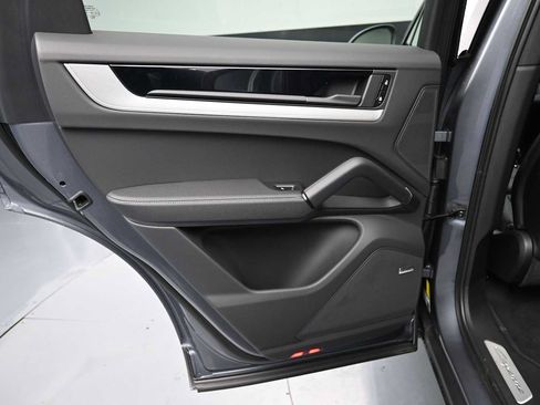 New 2026 Porsche Cayenne AWD/4WD image 18