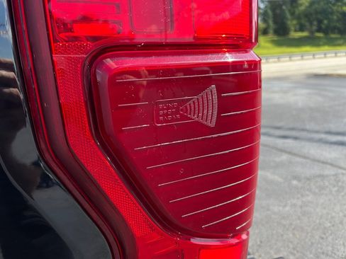 Used 2021 Ford F350 Lariat AWD/4WD image 14