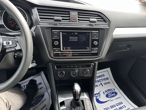 Used 2020 Volkswagen Tiguan S image 10