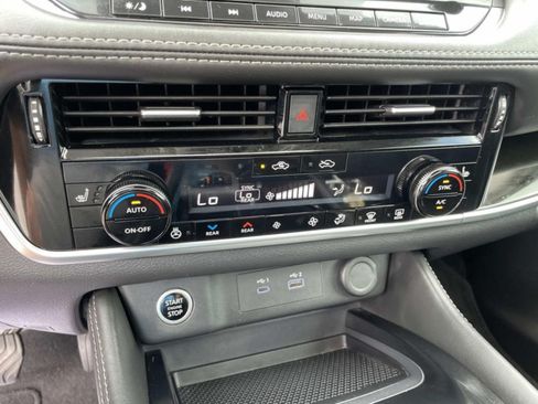 Used 2023 Nissan Rogue SL w/ SL Premium Package FWD image 27
