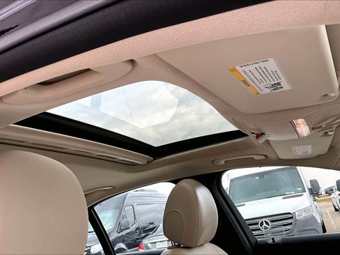 Used 2019 Mercedes-Benz C 300 Sedan image 13