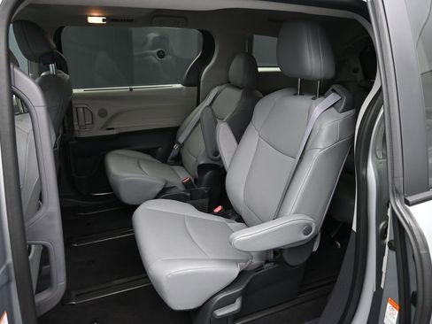 Certified 2024 Toyota Sienna XLE AWD/4WD image 22