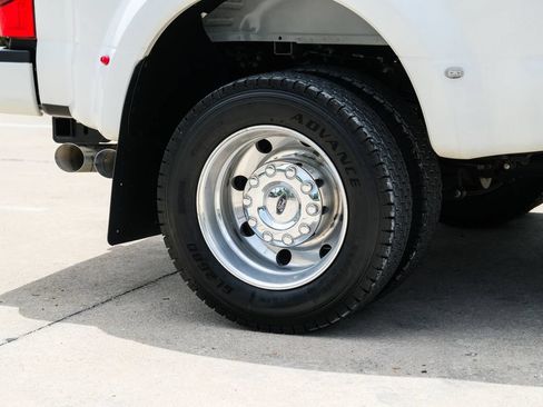 Used 2022 Ford F450 Platinum w/ FX4 Off-Road Package AWD/4WD image 15