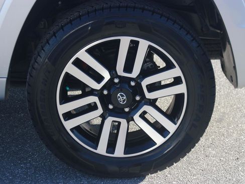 Used 2022 Toyota 4Runner Limited image 35