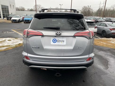 Used 2018 Toyota RAV4 XLE image 5