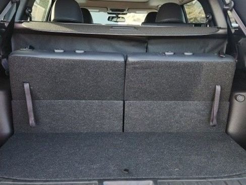 New 2024 Mitsubishi Outlander SE image 9