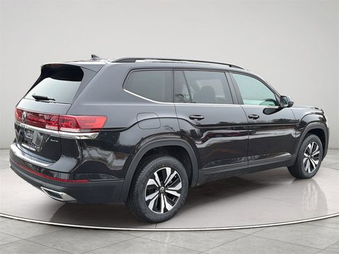 Used 2024 Volkswagen Atlas SE image 19